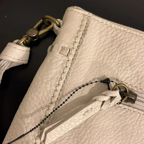 NEW The Sak Leather crossbody bag, cream pebbled leather, 7”x10” - Picture 5 of 14